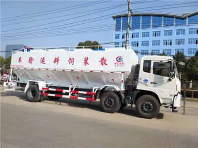 張家界市15噸散裝飼料車(chē)圖片與價(jià)格全解析