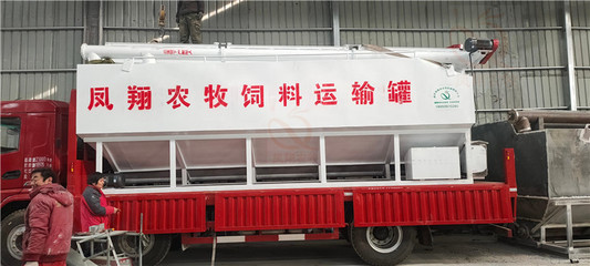 散裝飼料運輸車 汽車經(jīng)銷商市場的新機遇